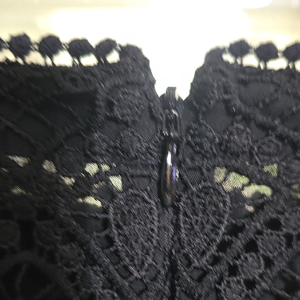 White House Black Market Womens Dress Black Lacy Lined‎ Zips Steaps Sz 6 EUC. - Picture 8 of 11